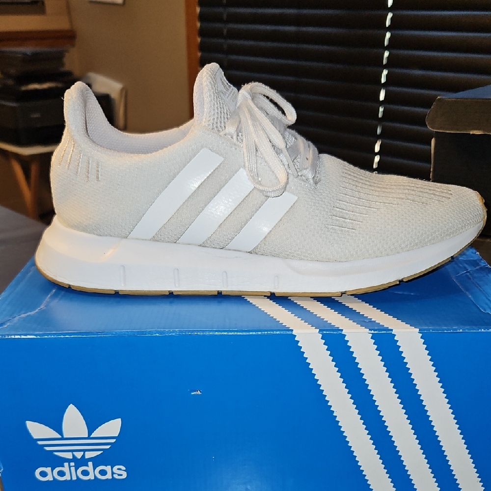 Adidas Swift Run